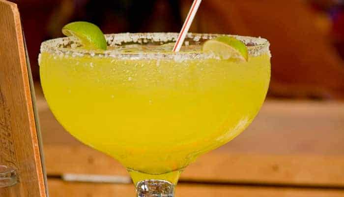 Leia mais sobre o artigo Drink Margarita de Laranja, Uma variação Surreal da Margarita