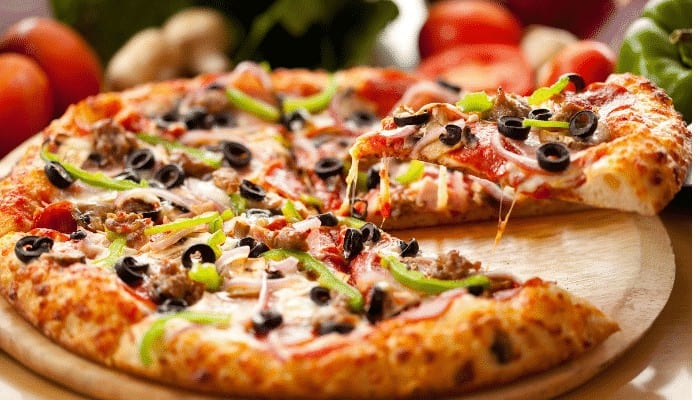 Leia mais sobre o artigo Pizza de crepioca extraordinariamente saborosa simples e fácil para acompanhar seu final de semana